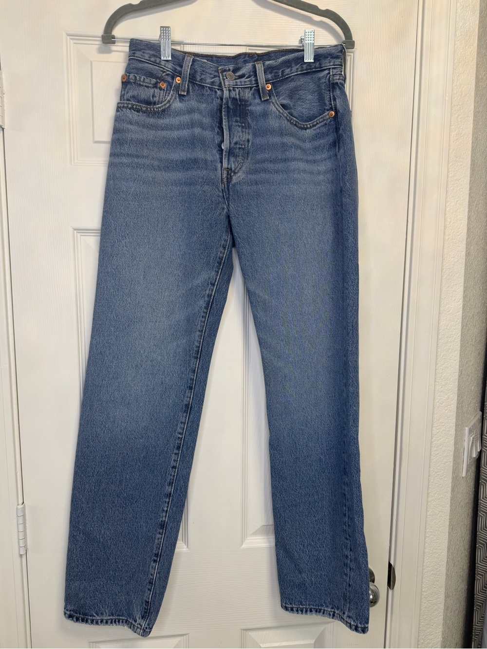 Levi’s Premium 501 ‘90s Straight Leg Jeans Medium Wash Button Fly Denim 26